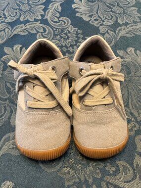 LIVIE & LUCA Naviglo sneakers w/ velcro closure & faux laces  Sz 7M, 2-tone Gray